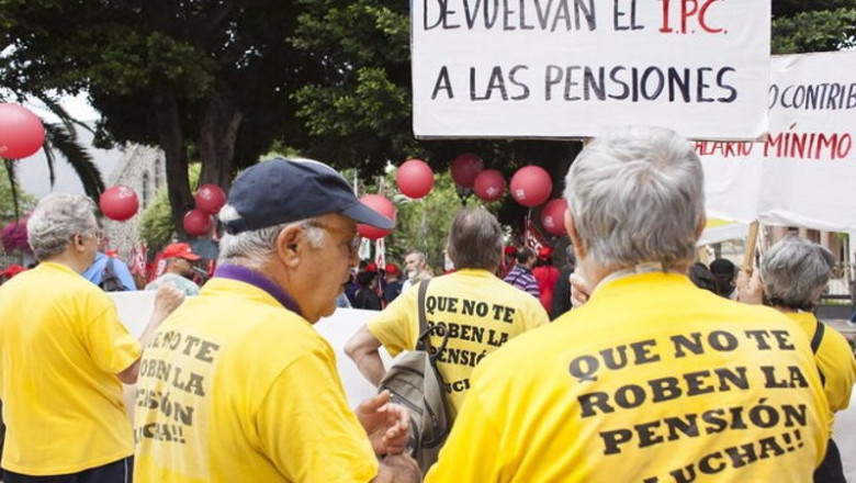 Grupo de pensionistas en una de las manifestaciones del colectivo. | UNIDAS PODEMOS. ep grupo de pensionistas en una de las manifestaciones del colectivo