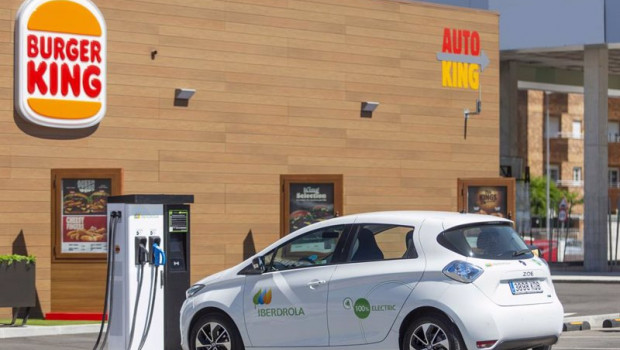 ep iberdrola instalara 400 puntos de recarga en restaurantes de rb iberiaburger king
