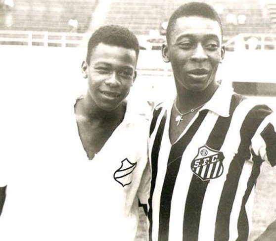 ep jair arantes do nascimento con su hermano pele en el santos ep jair arantes do nascimento con su hermano pele en el santos