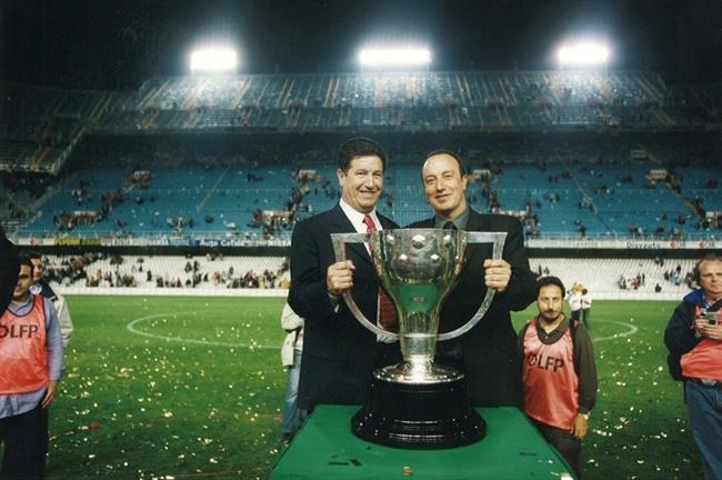 ep jaume orti y rafa benitez celebranligavalencia2001