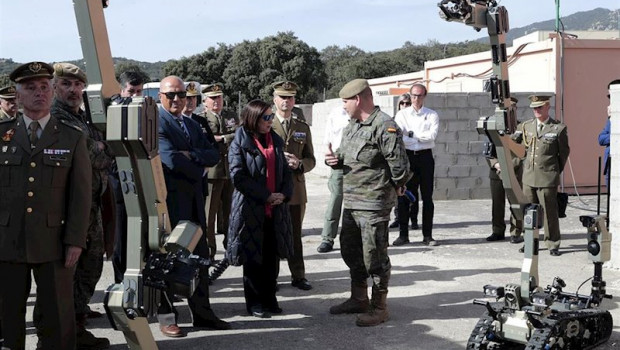 ep la ministra de defensa margarita robles en una visita a la academia de ingenieros del ejercito en