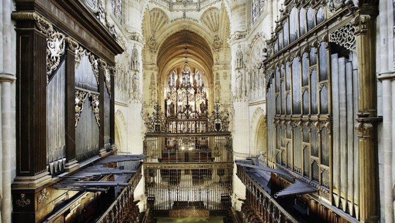 La Orquesta y Coro Titulares del Teatro Real interpretan el 'Réquiem' de Mozart en la Catedral de Burgos | TEATRO REAL ep la orquestacoro titularesteatro real interpretan el requiem de mozartla catedralburgos