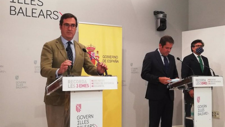 ep los presidentes de la ceoe y cepyme antonio garamendi y gerardo cuerva tras la reunion de la mesa