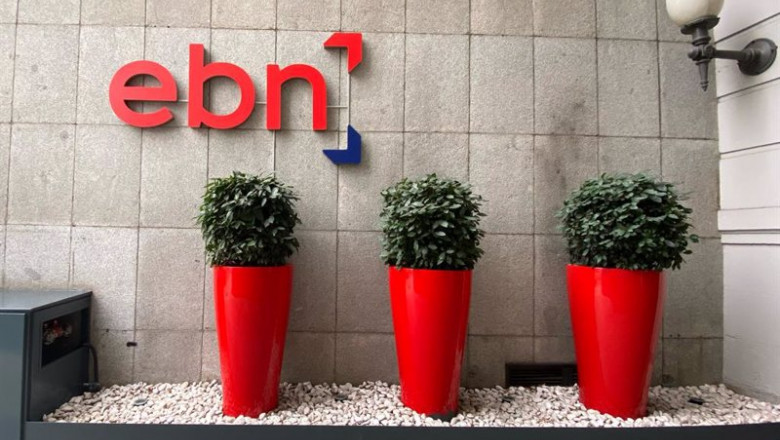 ep macetas y logo de ebn banco en la entrada de la sede en madrid en el paseo de recoletos en madrid ep macetas y logo de ebn banco en la entrada de la sede en madrid en el paseo de recoletos en madrid