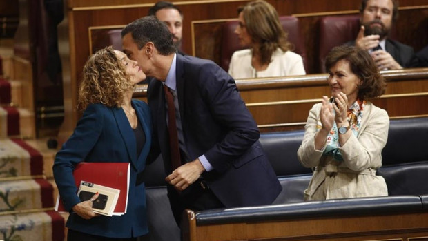 ep presidentegobiernofunciones pedro sanchez besameritxell batetser elegida presidentacongresolos diputados durantesesion constitutivala camara bajala xiii legislatura