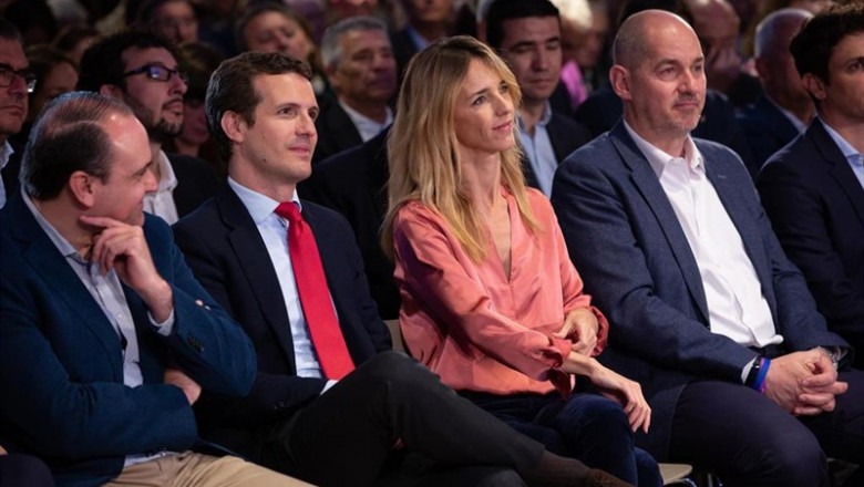 ep presidentepp pablo casado 2i juntola cabezalistacongresoppbarcelona cayetana alvareztoledo 3i durantemitinpartidobarcelona