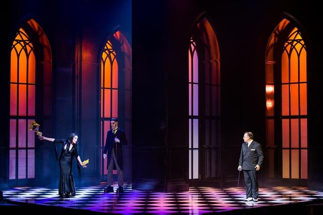 Un momento de la representación del musical 'La familia Addams' en Madrid | LETSGO/TEATRO CALDERÓN ep un momentola representacionmusical la familia addams en madrid