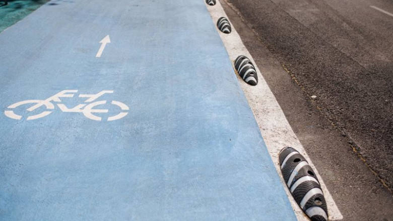 ep vista del nuevo carril bici del paseo de la castellana a 3 de abril de 2023 en madrid espana