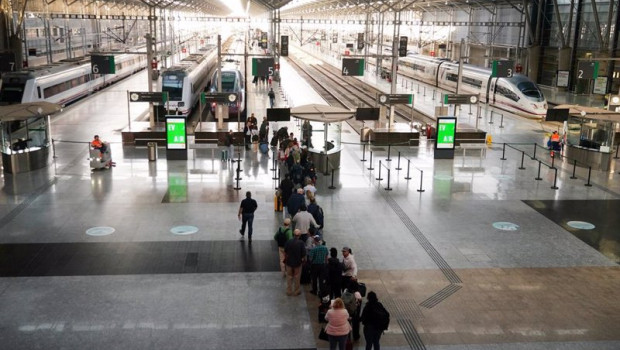 ep vista general del interior de la estacion de trenes de maria zambrano el dia despues del apagon ep vista general del interior de la estacion de trenes de maria zambrano el dia despues del apagon
