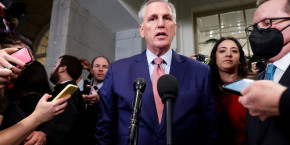 le leader republicain de la chambre des representants des etats unis kevin mccarthy s entretient avec des journalistes au capitole a washington 