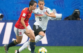 ep 12 june 2019 france valenciennes germanys lena oberdorf r and spains marta corredera battle for the ball during the fifa womens world cup match between germany and spain at stade du hainaut photo sebastian gollnowdpa