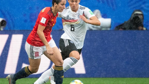 ep 12 june 2019 france valenciennes germanys lena oberdorf r and spains marta corredera battle for the ball during the fifa womens world cup match between germany and spain at stade du hainaut photo sebastian gollnowdpa