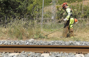 ep archivo   adif reactiva el plan de prevencion de incendios en las lineas ferroviarias y sus