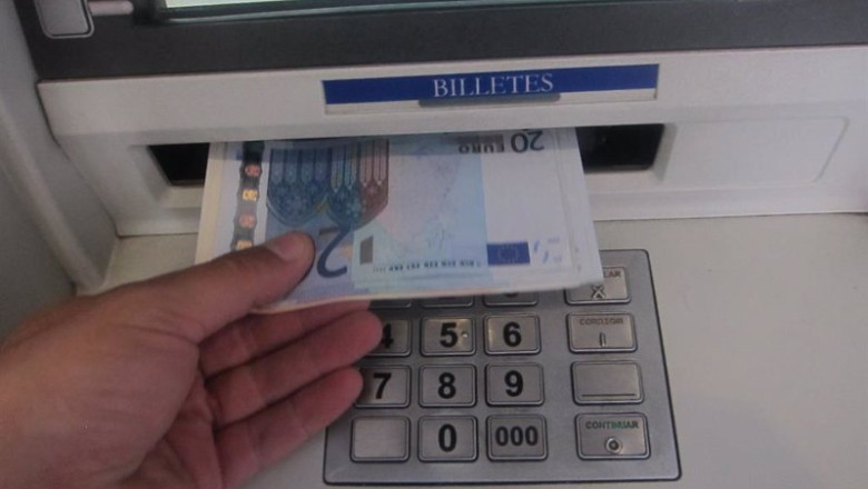 ep archivo   dinero cajero billetes pasta economia fin de mes paro ipc