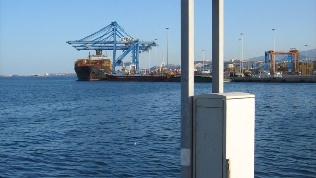 ep archivo   la unesco publica un manual de control de datos del nivel de mar dirigido por puertos