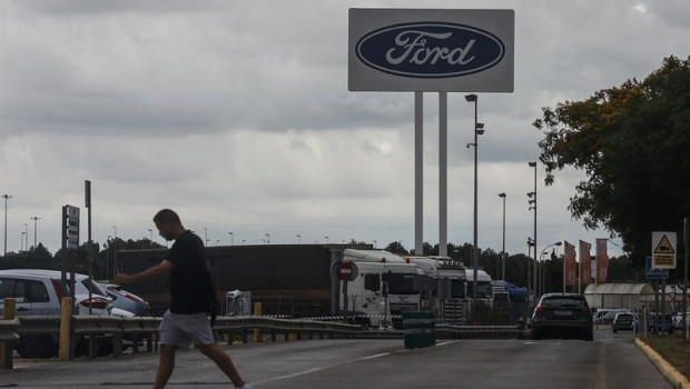 ep archivo   un trabajador en la fabrica de ford a 12 de junio de 2024 en almussafes
