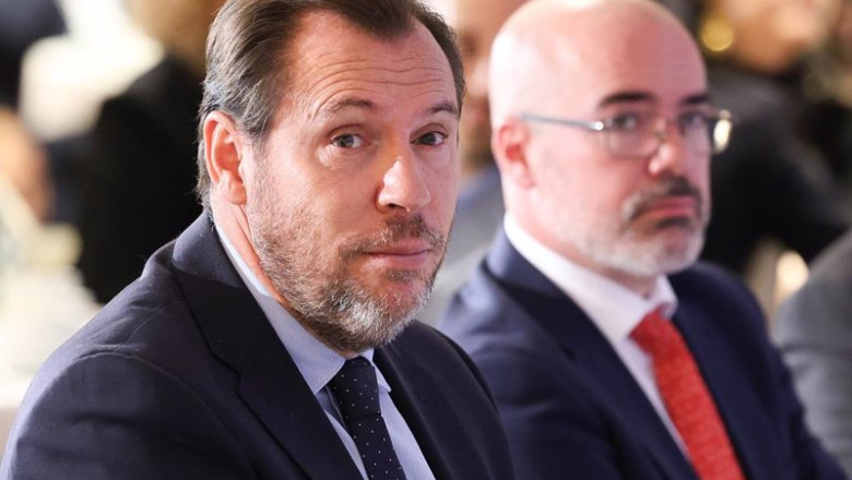 ep el ministro de transportes y movilidad sostenible de espana oscar puente durante un desayuno ep el ministro de transportes y movilidad sostenible de espana oscar puente durante un desayuno