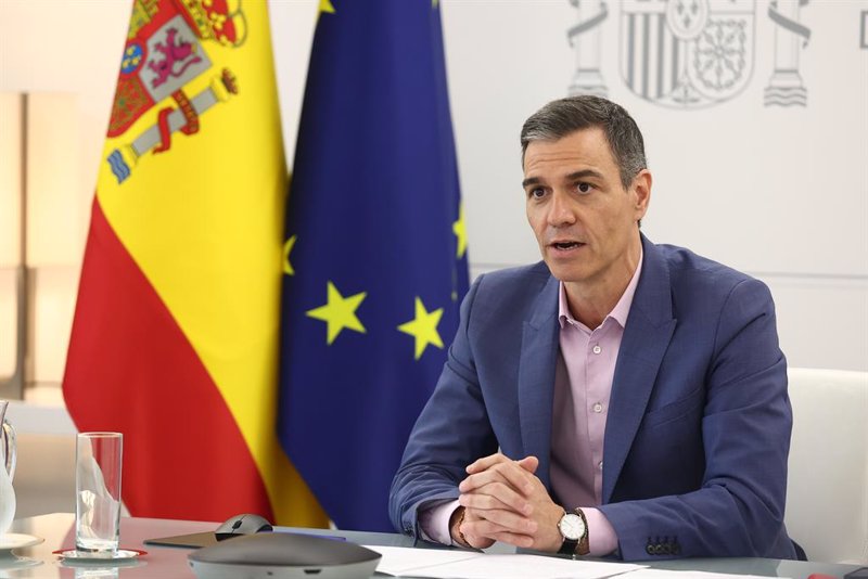 El Gobierno amplía en tres semanas el permiso de nacimiento y cuidado