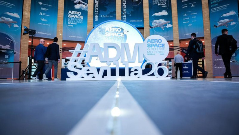 ep imagen de las instalaciones y expositores en las jornadas del aeroespace defese meetings adm