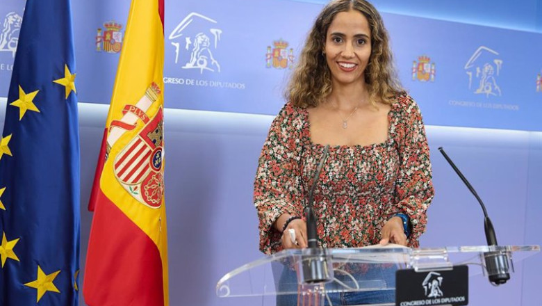 La diputada de Sumar Tesh Sidi durante una rueda de prensa anterior a la reunión de la Junta de Portavoces, en el Congreso de los Diputados, a 17 de junio de 2025, en Madrid (España). | Jesús Hellín - Europa Press ep la diputada de sumar tesh sidi durante una rueda de prensa anterior a la reunion de la junta de