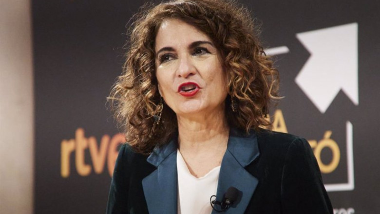 La ministra de Hacienda, María Jesús Montero, este viernes en Sevilla antes de participar en el programa de RTVE 'Fuera de Plató'. | Joaquin Corchero - Europa Press ep la ministra de hacienda maria jesus montero este viernes en sevilla antes de participar en el