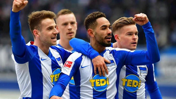 ep los jugadores del hertha berlin celebran un gol en la bundesliga