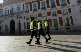 ep militares de la ume pasean por madrid para controlar quien sale de casa en plena crisis del