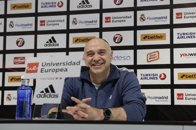 Pablo Laso, entrenador del Real Madrid de Baloncesto, en rueda de prensa | EUROPA PRESS ep pablo laso entrenadorreal madridbaloncesto en ruedaprensa