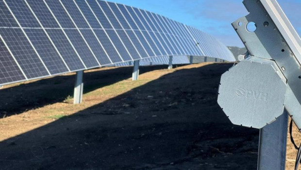 ep pvh suministrara seguidores solares para un proyecto de 275 mw de atlantica en granada