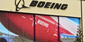 logo de boeing a l usine de la societe a everett washington logo de boeing a l usine de la societe a everett washington