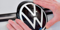 un logo volkswagen 