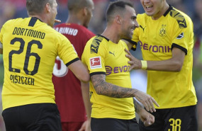 ep 19 july 2019 us south bend borussia dortmund lukasz piszczek l giovanni reyna r and paco alcacer