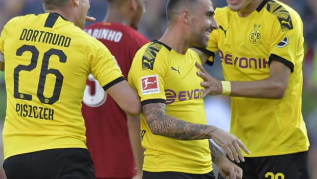 ep 19 july 2019 us south bend borussia dortmund lukasz piszczek l giovanni reyna r and paco alcacer