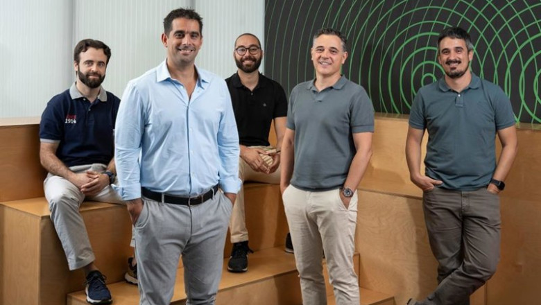Archivo - De izquierda a derecha: Ángel López (CIO de Cuatroochenta), Marcelo Araujo (COO de MP Services), Arturo Velázquez (Operations Manager en Cuatroochenta), Marc Nieto (CEO de MP Services) y Alfredo R. Cebrián (CEO de Cuatroochenta) | CUATROOCHENTA - Archivo ep archivo de izquierda a derecha angel lopez cio de cuatroochenta marcelo araujo coo de mp
