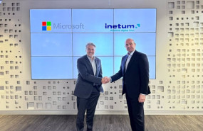 ep archivo   de izquierda a derecha el presidente de microsoft espana alberto granados y el