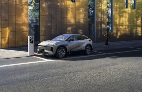 ep archivo   el toyota c hr arrasa en el mercado electrico espanol de abril por delante del dolphin