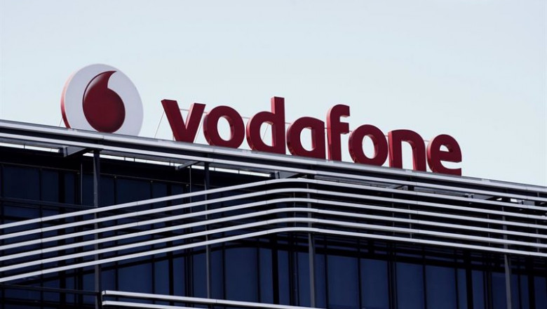 ep archivo logo de vodafone en el edificio de la compania telefonica en madrid situada en avenida ep archivo logo de vodafone en el edificio de la compania telefonica en madrid situada en avenida