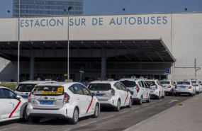 ep archivo   varios taxis a las puertas de la estacion sur de mendez alvaro