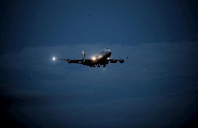 ep avion momentos antes de aterrizar en la base aerea de torrejon de ardoz en el que viajan los
