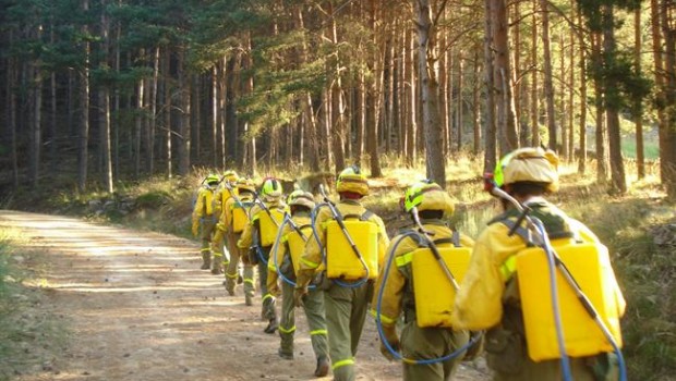 ep brigadasrefuerzoincendios forestales brif acudiendoun fuego