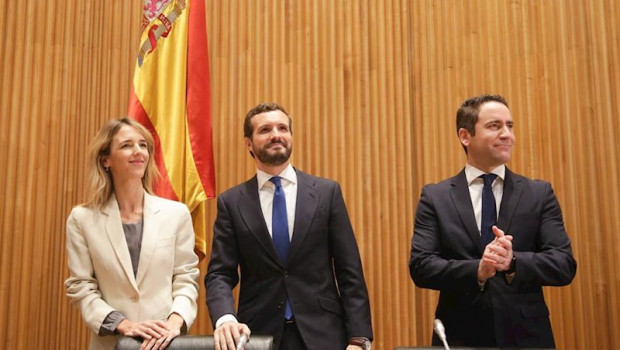 ep cayetana alvarez de toledo pablo casado y teodoro garcia egea en la reunion con los diputados y