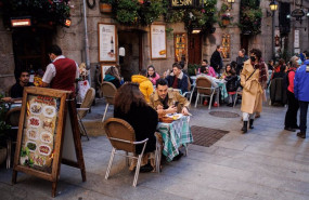 ep ciudadanos en terrazas a pocas horas de nochevieja a 31 de diciembre de 2021 en madrid espana