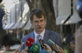 ep el embajador de reino unido en espana hugh elliot