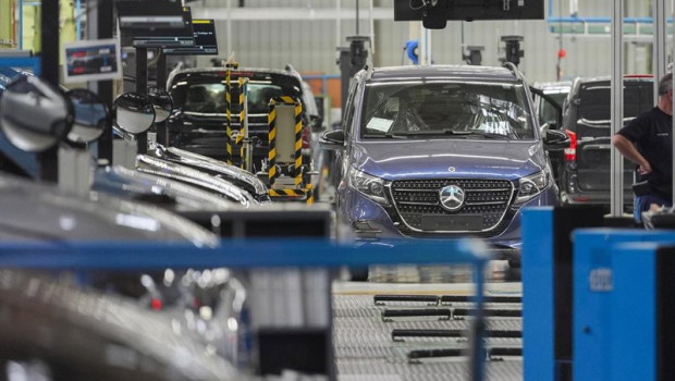 ep el interior de la planta de mercedes benz en vitoria espana