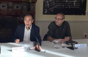 ep el presidente de apartur enrique alcantara y el propietario de dos pisos turisticos toni gragera