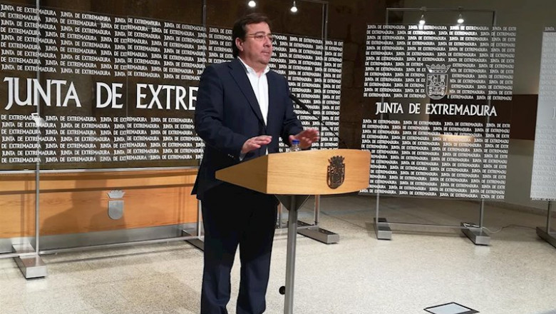 El presidente de la Junta, Guillermo Fernández Vara, en rueda de prensa para referirse a la gobernabilidad en España | EUROPA PRESS ep el presidente de la junta guillermo fernandez vara en rueda de prensa para referirse a la