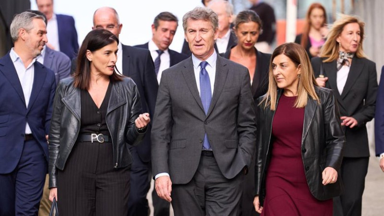 ep el presidente del partido popular alberto nunez fejioo y la presidenta de cantabria maria jose