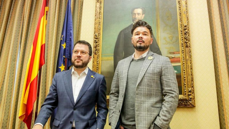 Gabriel Rufián, portavoz de ERC en el Congreso, acompañado por el vicepresidente del Gobierno catalán, Pere Aragonès | Ricardo Rubio - Europa Press ep gabriel rufian portavoz de erc en el congreso acompanado por el vicepresidente del gobierno