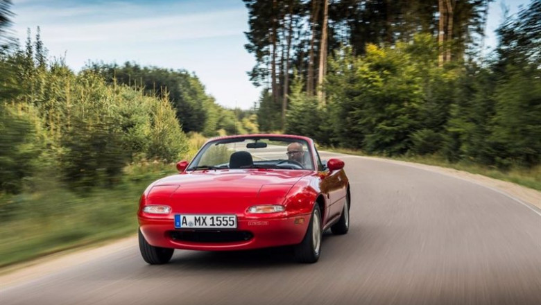 Imagen de un MX-5 clásico de Mazda. | MAZDA ep imagen de un mx-5 clasico de mazda