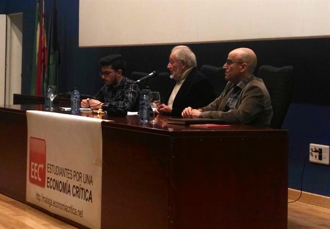 Julio Anguita, exlíder de IU, en una conferencia en la Universidad de Málaga | EUROPA PRESS ep julio anguita exlideriu enconferenciala universidadmalaga